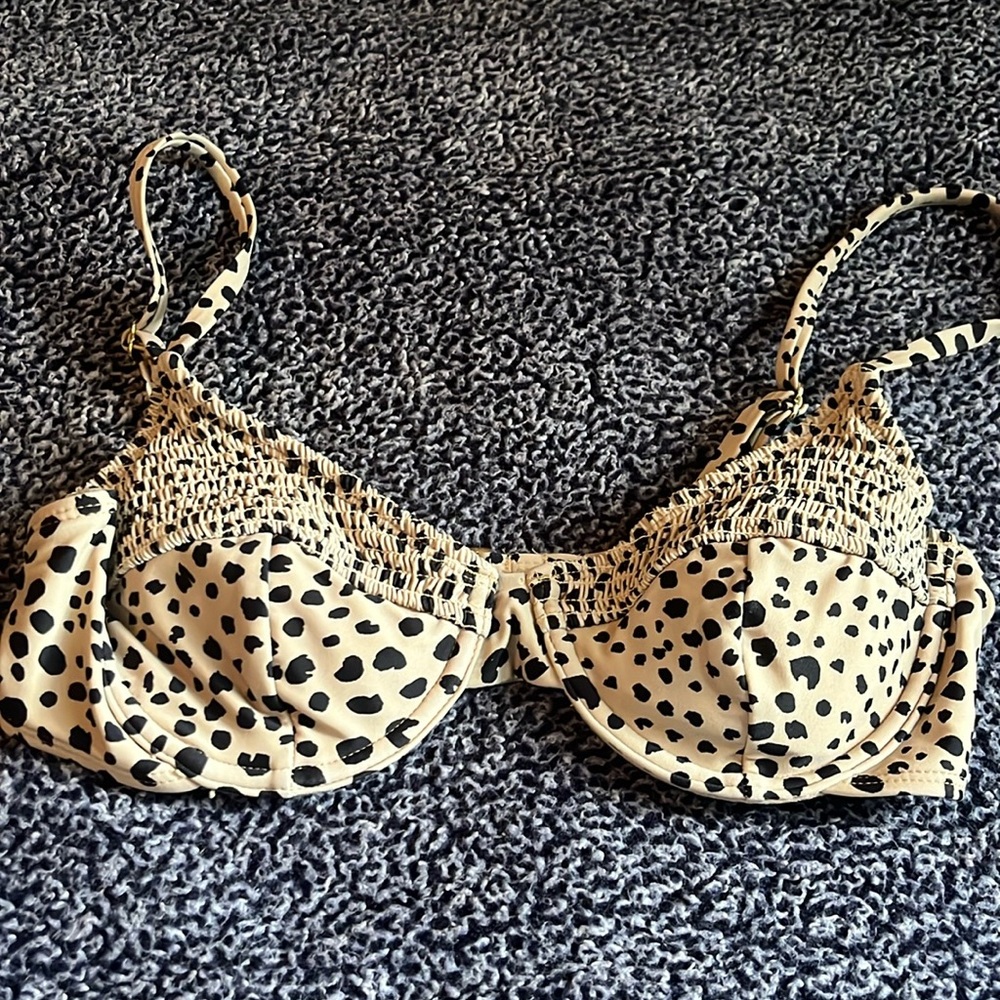 Women’s cheetah bikini top